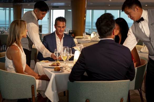 Paul Gauguin Cruises MS Paul Gauguin La Veranda LIfestyle 5 ©Paul Gauguin Cruises.jpg